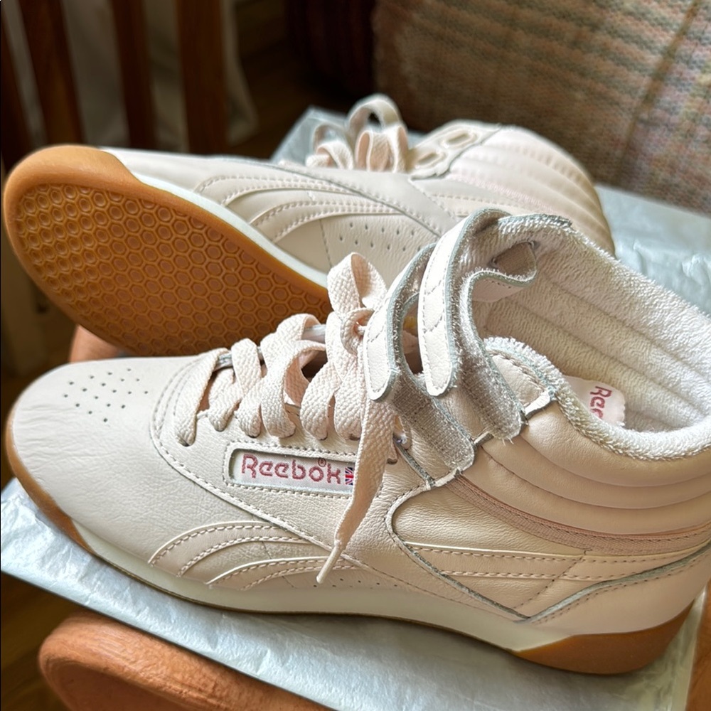 Reebok freestyle high sneaker (pink)